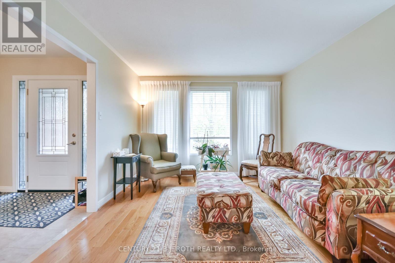 77 Sun King Crescent, Barrie, Ontario  L4M 7K4 - Photo 4 - S12649434