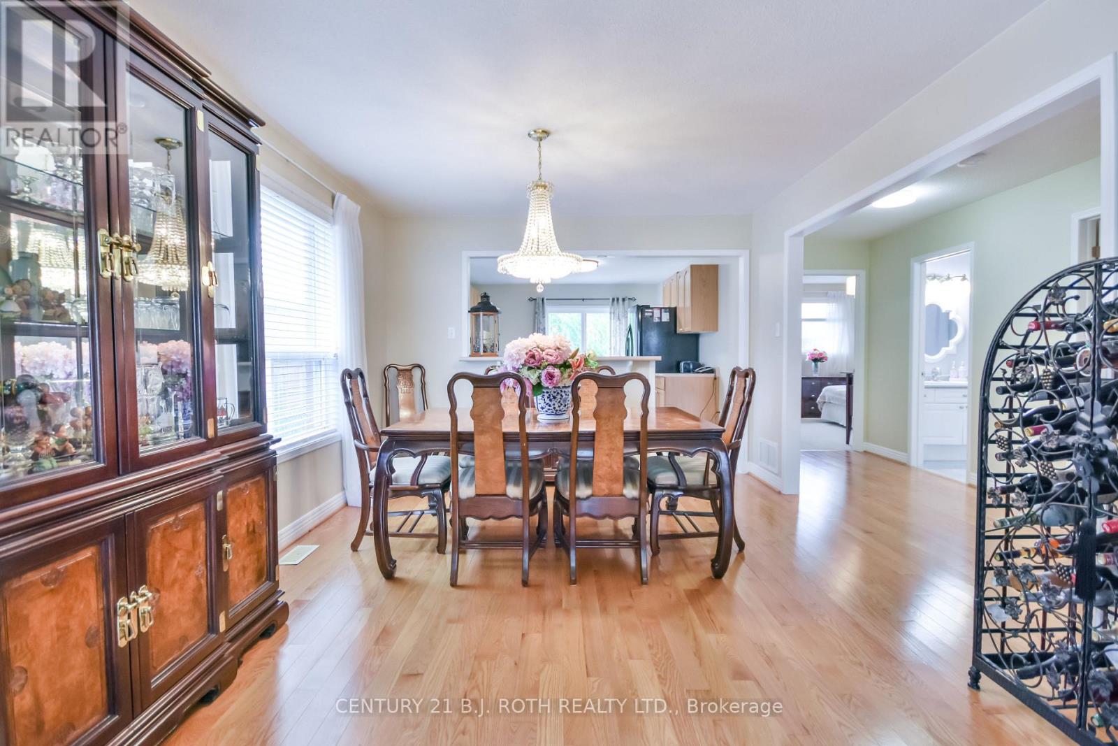 77 Sun King Crescent, Barrie, Ontario  L4M 7K4 - Photo 7 - S12649434