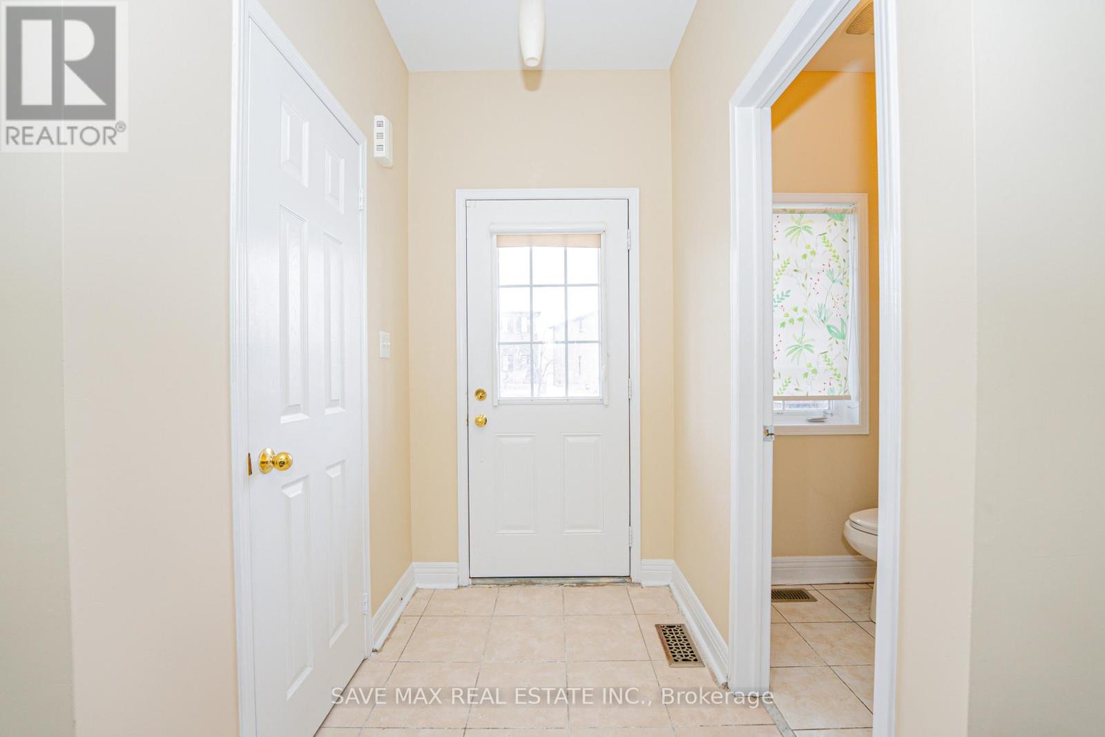 24 Jordensen Drive, Brampton, Ontario  L6X 0T2 - Photo 7 - W12649378