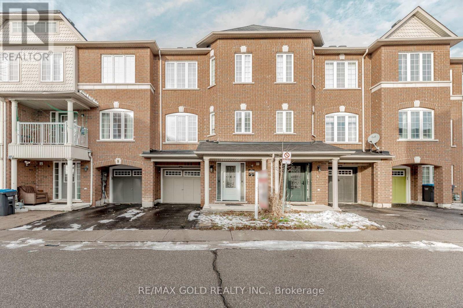 6 OCTOBER PLACE, Brampton, Ontario