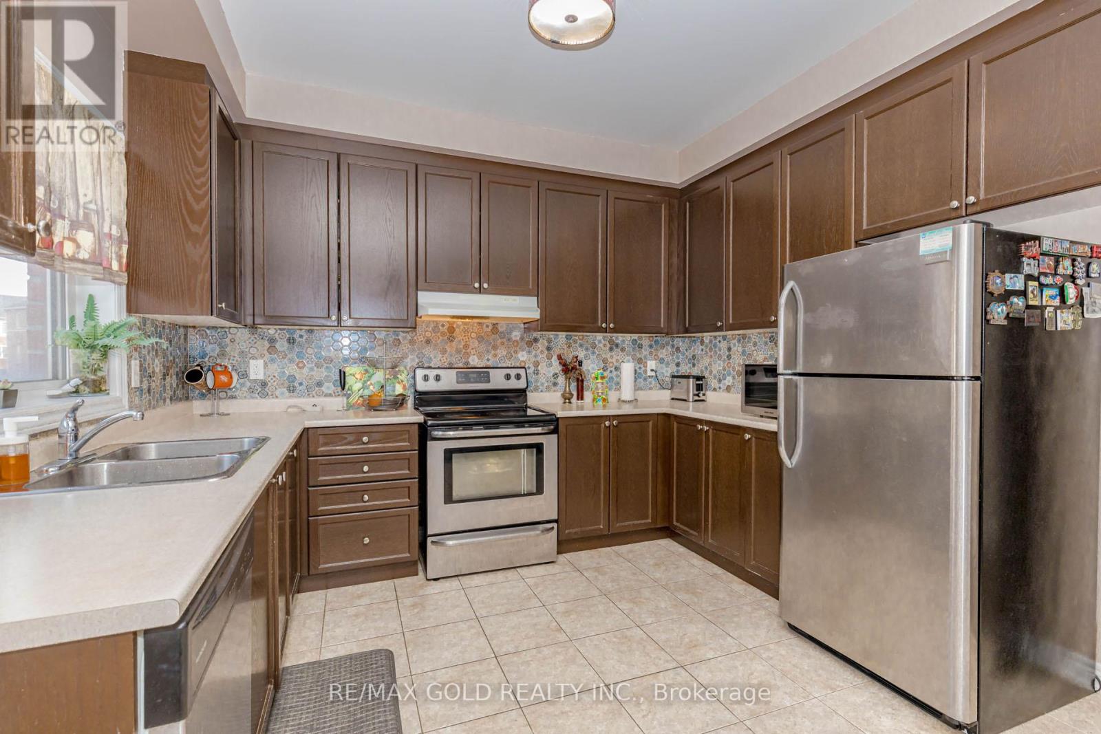 6 October Place, Brampton, Ontario  L6Y 0R6 - Photo 22 - W12649406