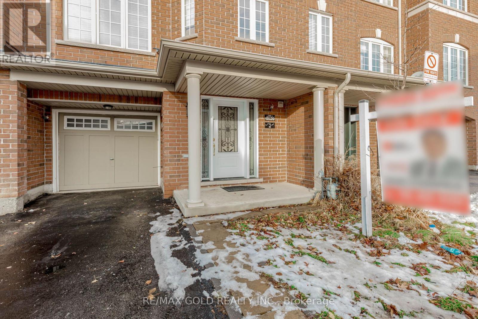 6 October Place, Brampton, Ontario  L6Y 0R6 - Photo 3 - W12649406