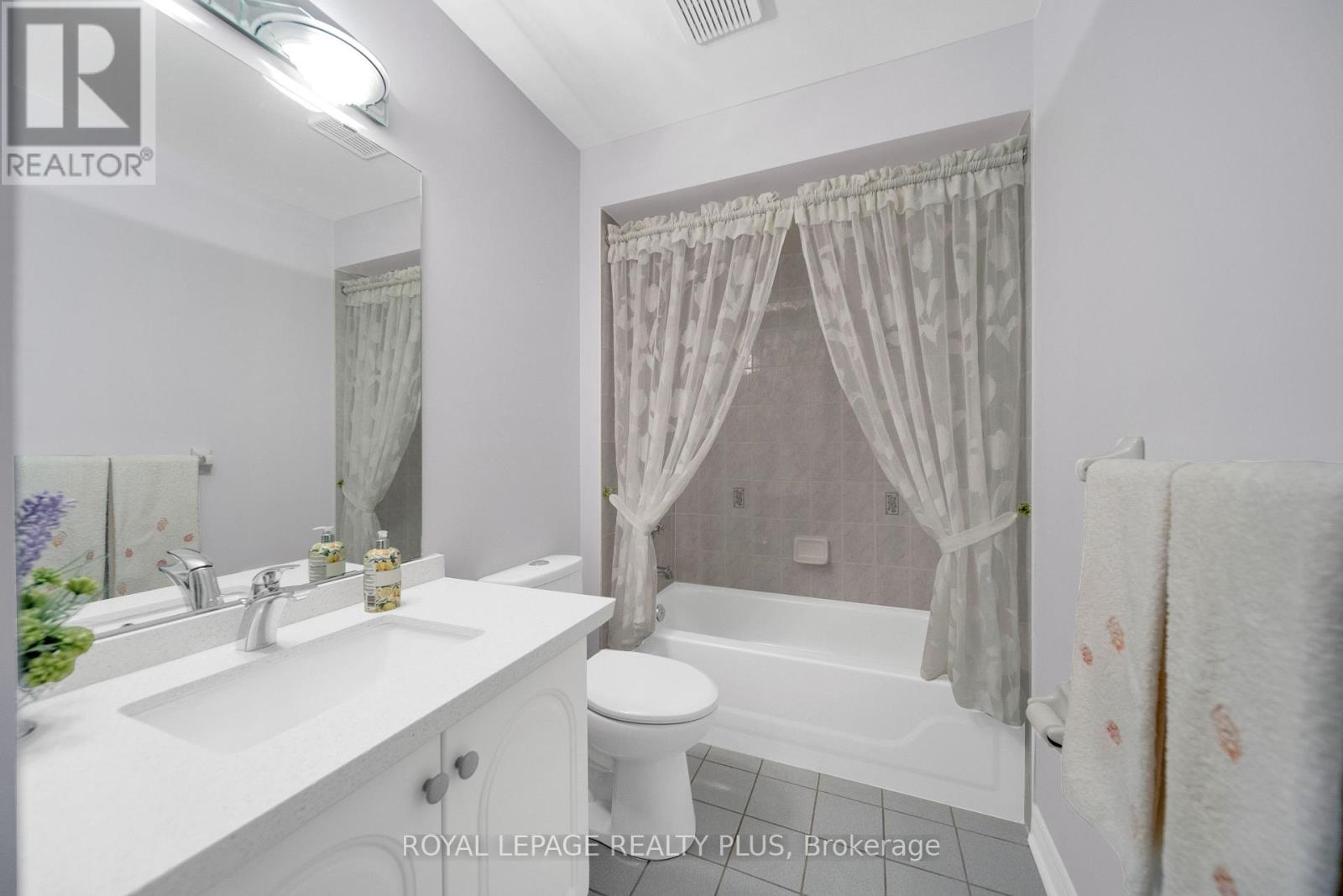 6323 Lisgar Drive, Mississauga, Ontario  L5N 7W2 - Photo 25 - W12649426
