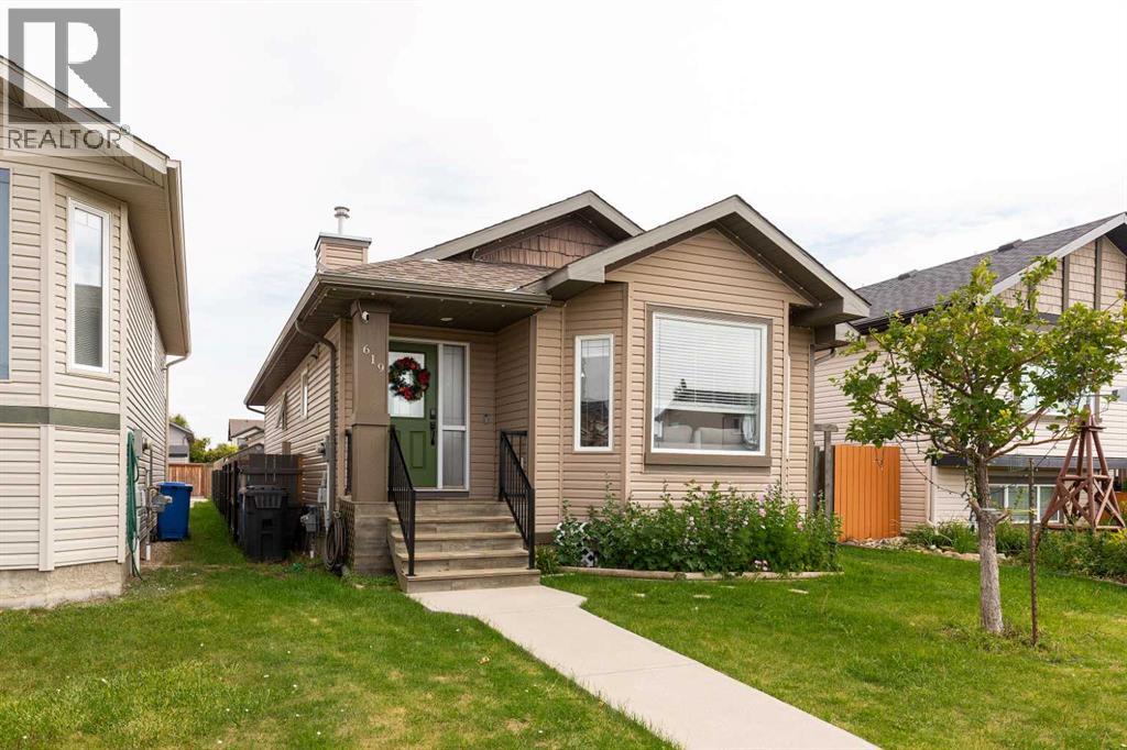 619 Florence Ho Leong Crescent N, Lethbridge, Alberta