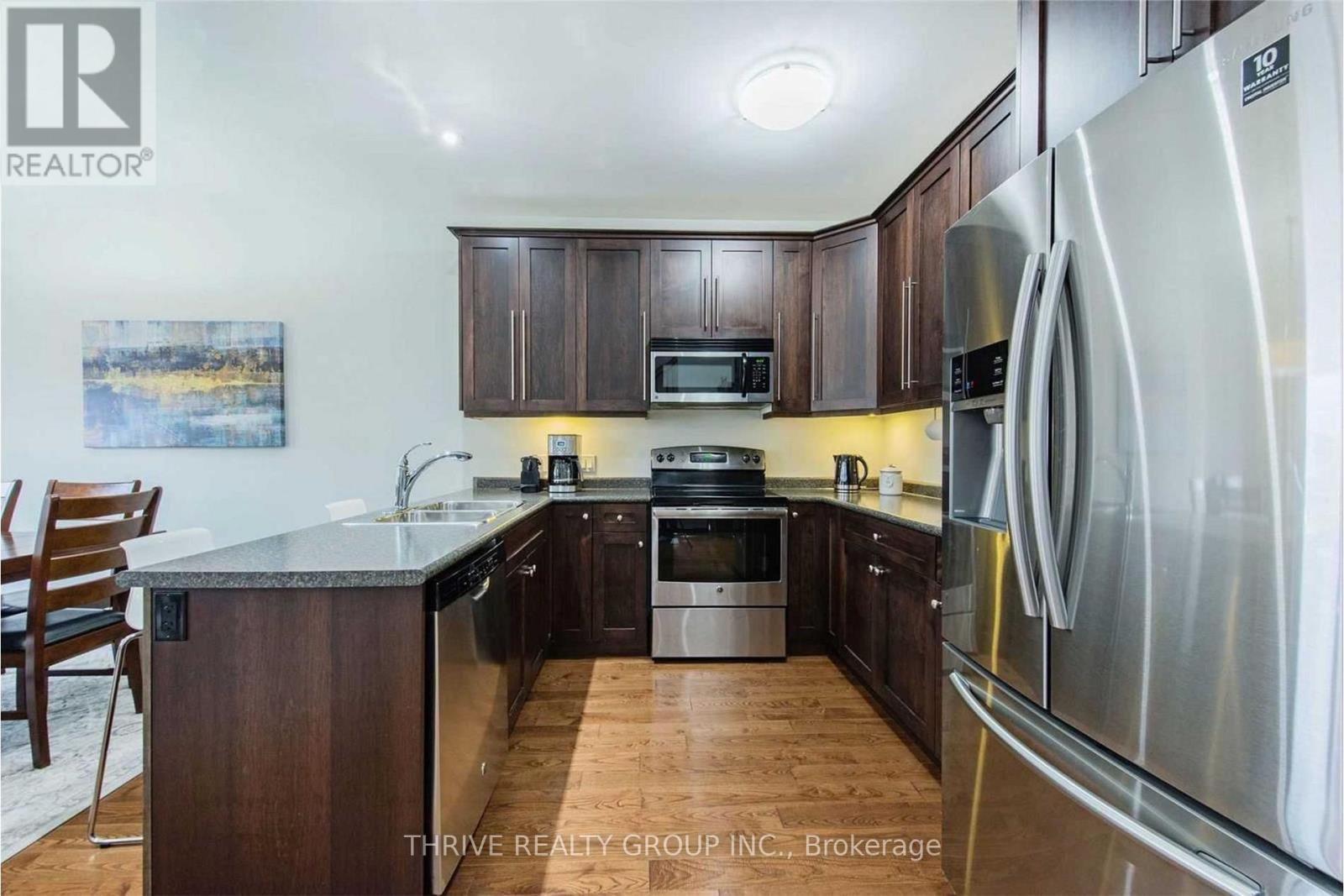 1043 Oakcrossing Gate, London North, Ontario  N6H 0E9 - Photo 2 - X12649488