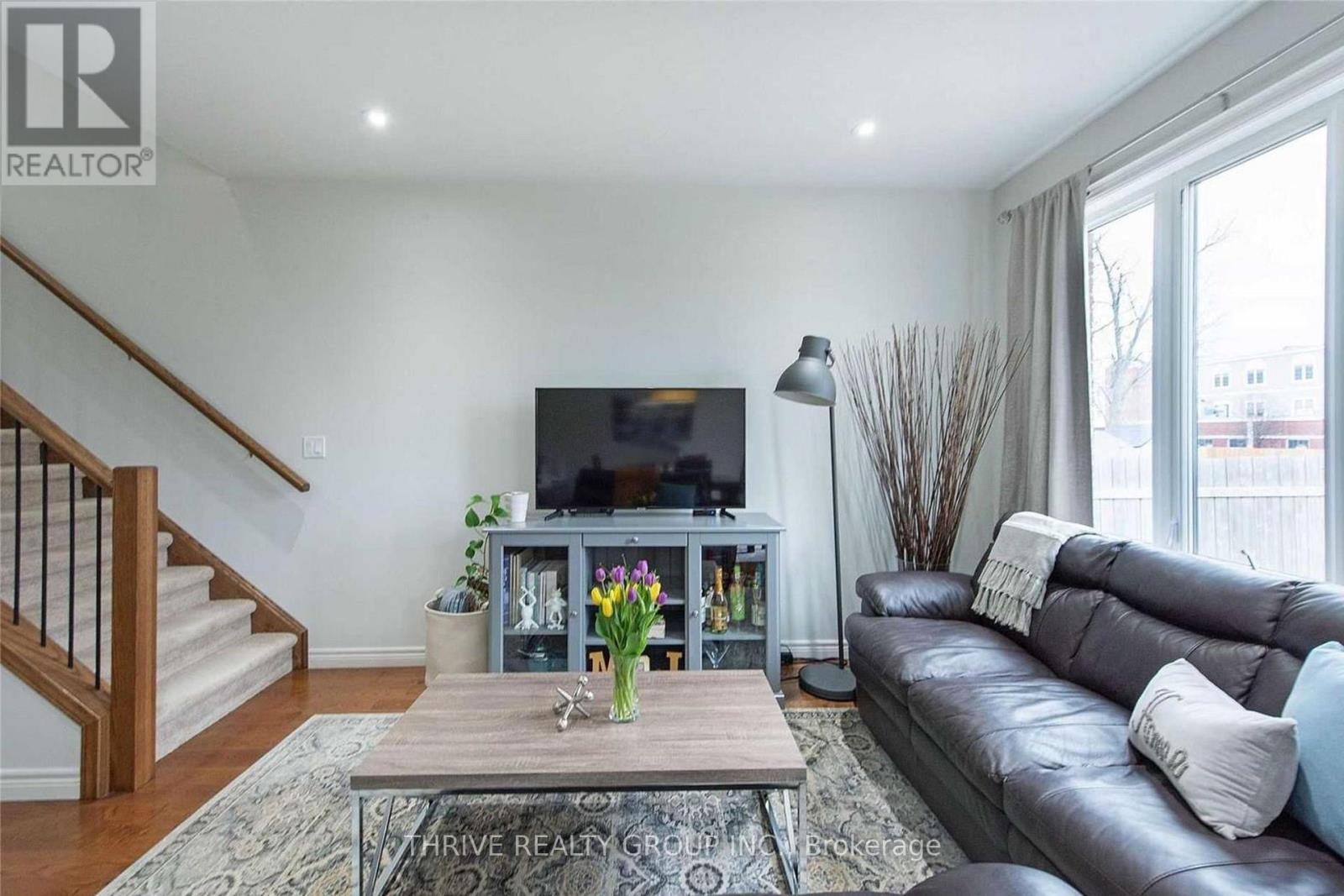 1043 Oakcrossing Gate, London North, Ontario  N6H 0E9 - Photo 8 - X12649488