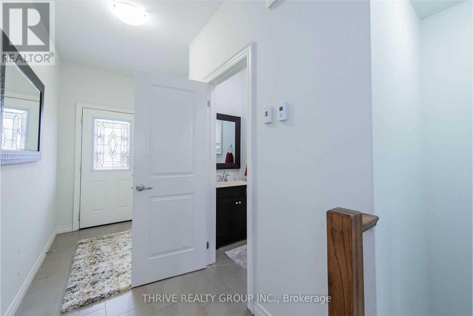 1043 Oakcrossing Gate, London North, Ontario  N6H 0E9 - Photo 9 - X12649488