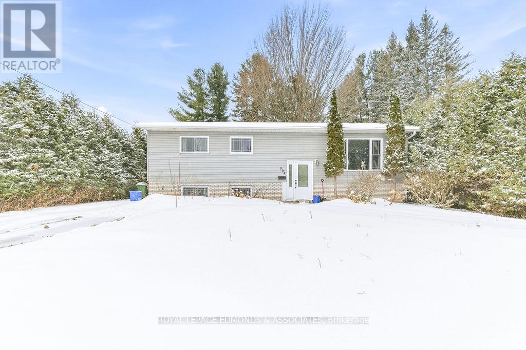 904 LEA STREET, Pembroke, Ontario