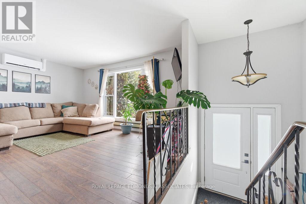 904 Lea Street, Pembroke, Ontario  K8A 6H7 - Photo 4 - X12649470