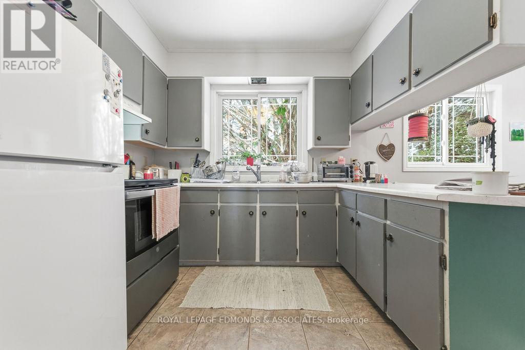 904 Lea Street, Pembroke, Ontario  K8A 6H7 - Photo 8 - X12649470