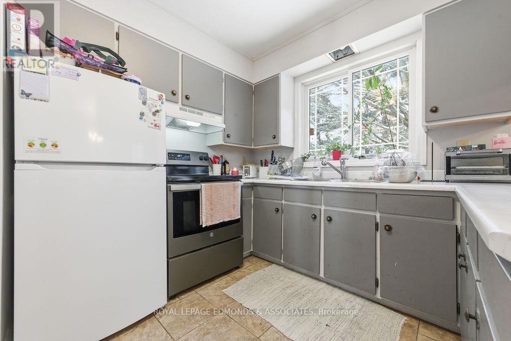 904 Lea Street, Pembroke, Ontario  K8A 6H7 - Photo 9 - X12649470