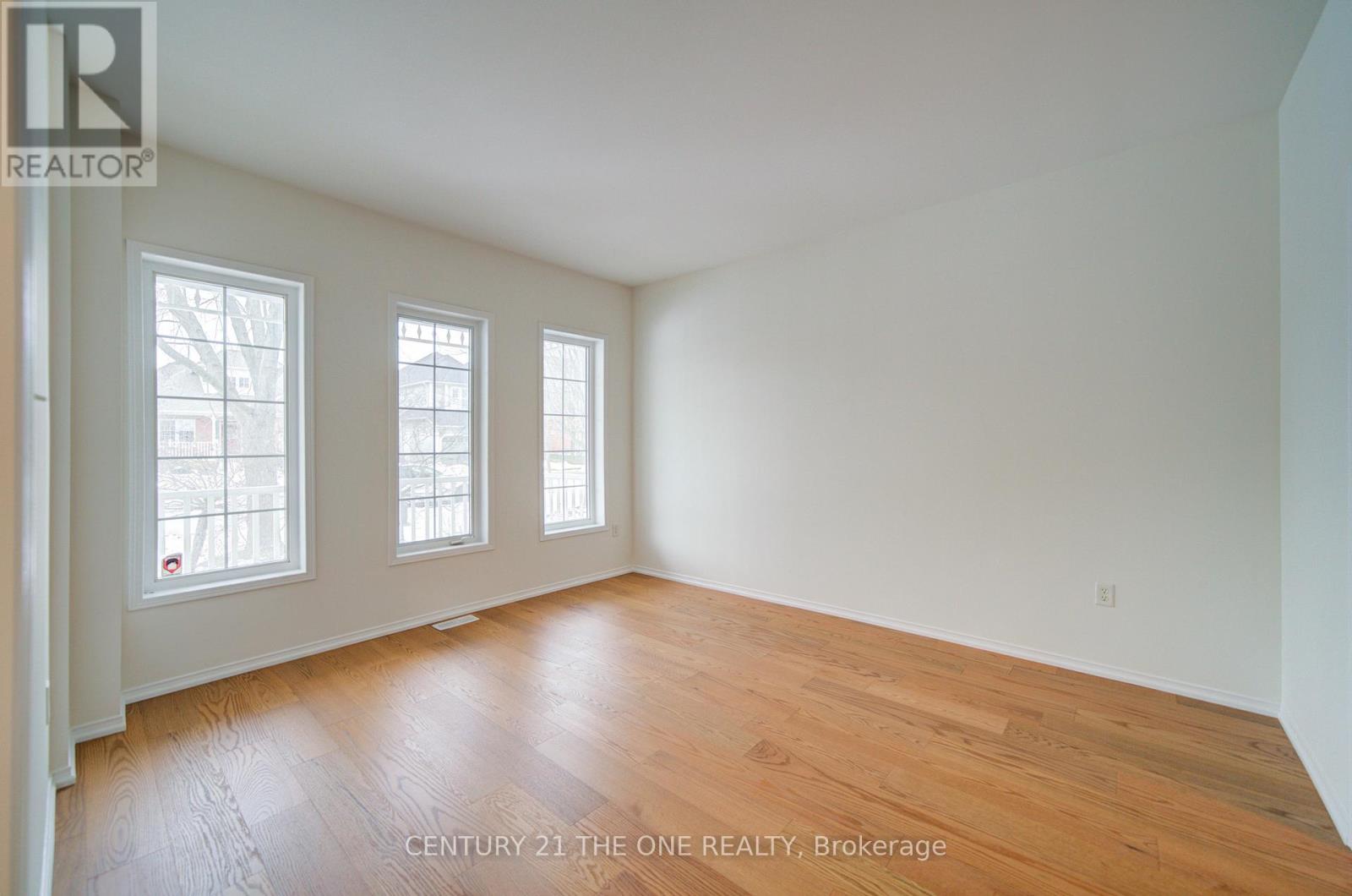 19 Corridale Avenue, Whitby, Ontario  L1M 2E8 - Photo 4 - E12648252