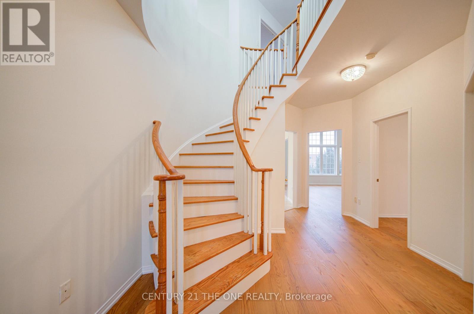 19 Corridale Avenue, Whitby, Ontario  L1M 2E8 - Photo 3 - E12648252