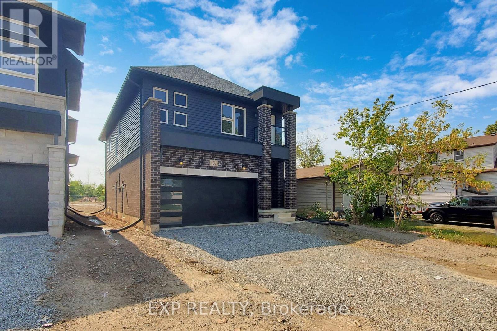 127 Laugher Avenue, Welland, Ontario  L3B 0N6 - Photo 2 - X12649246