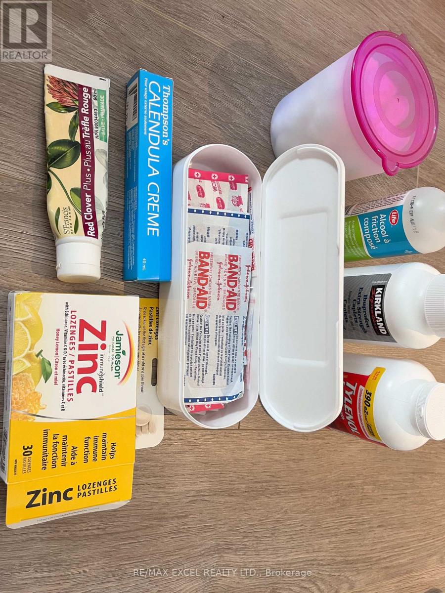 15 Leyburn Avenue, Richmond Hill, Ontario  L4C 0R2 - Photo 22 - N12649456