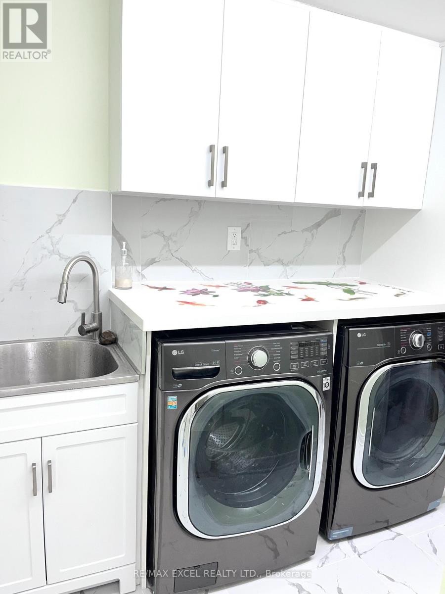 15 Leyburn Avenue, Richmond Hill, Ontario  L4C 0R2 - Photo 23 - N12649456