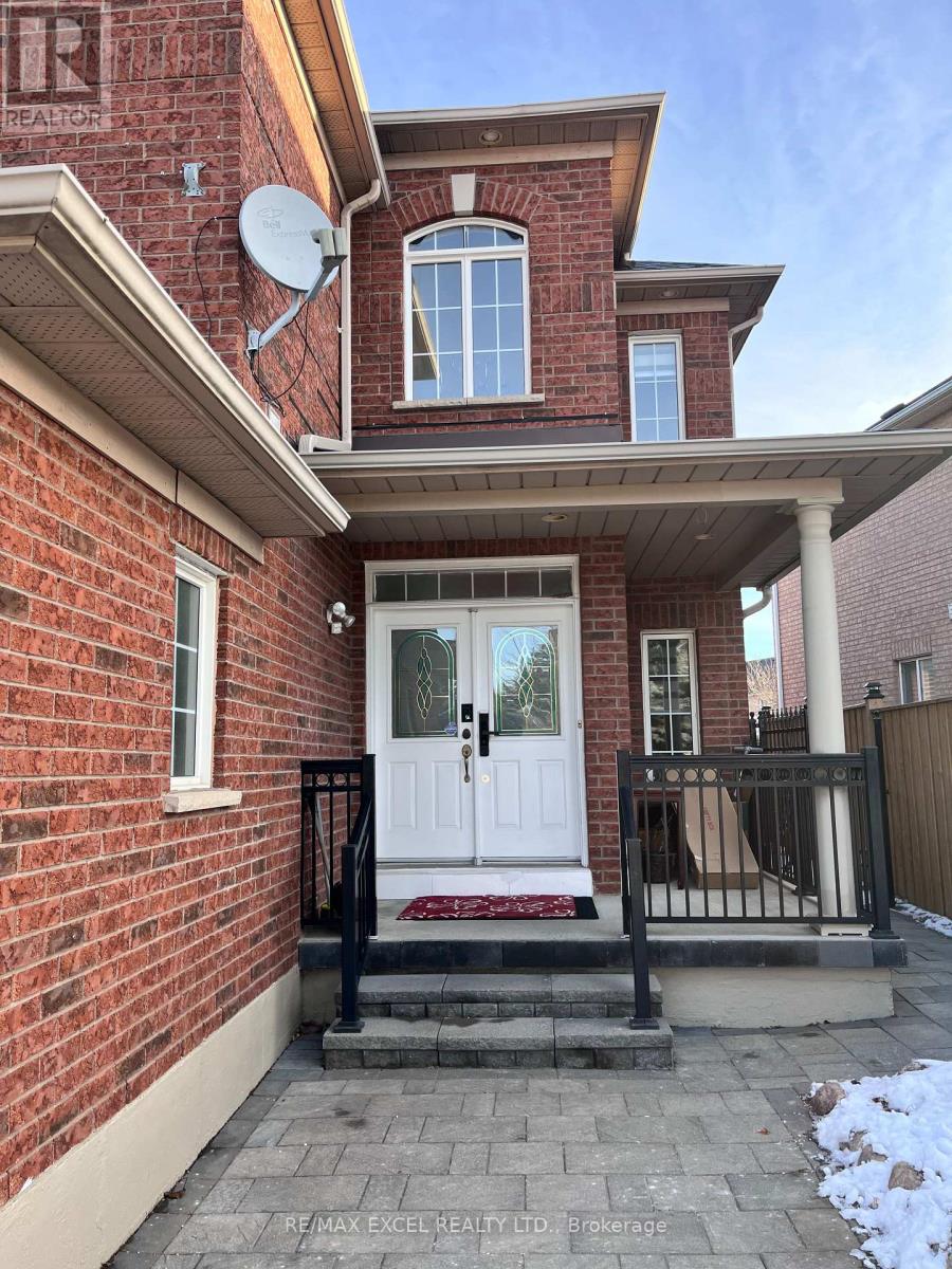 15 Leyburn Avenue, Richmond Hill, Ontario  L4C 0R2 - Photo 3 - N12649456