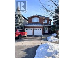 15 LEYBURN AVENUE, Richmond Hill, Ontario