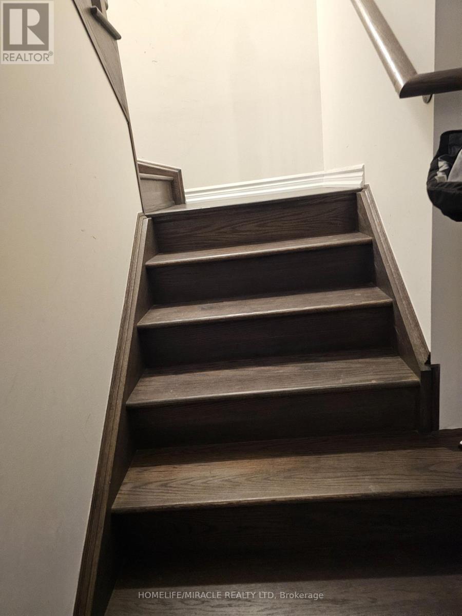 93 Camino Real Drive, Caledon, Ontario  L7C 4M1 - Photo 3 - W12647216