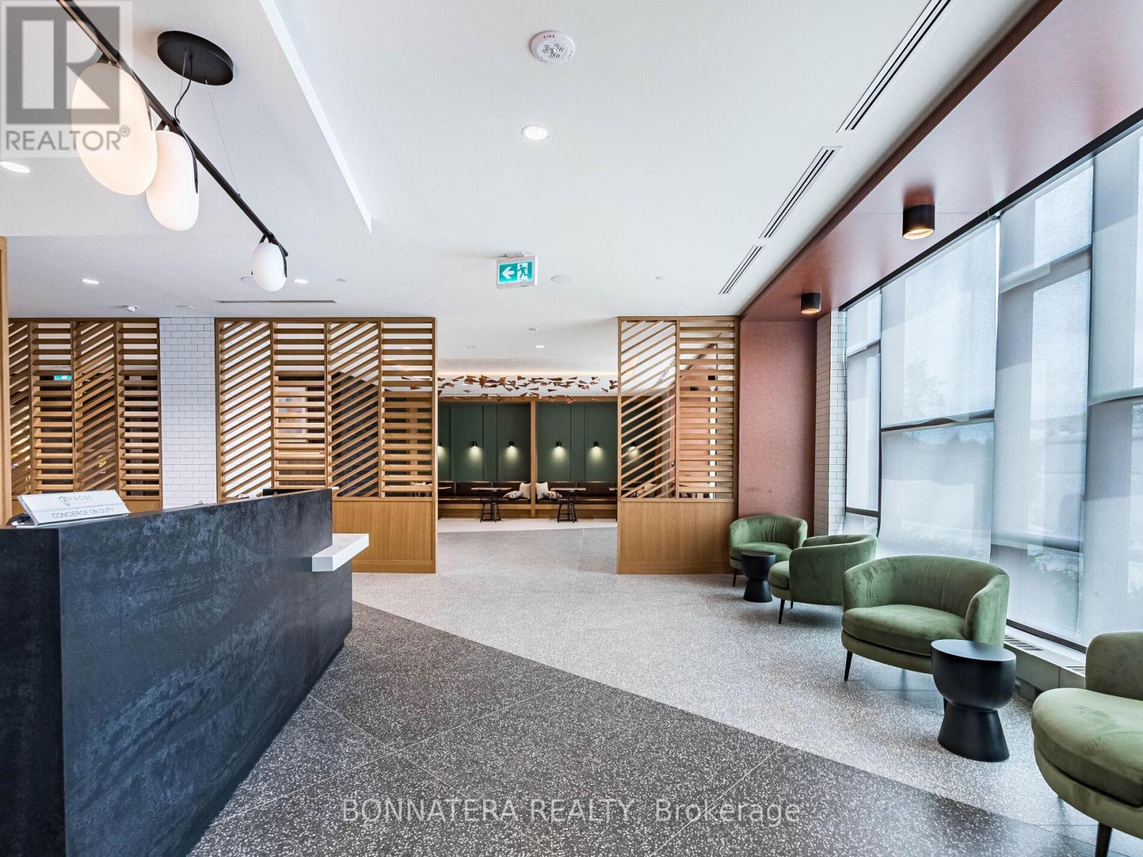 1002 - 2495 Eglinton Avenue W, Mississauga, Ontario  L5M 2T2 - Photo 14 - W12649454