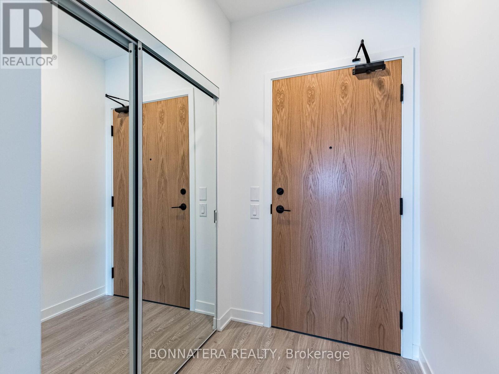 1002 - 2495 Eglinton Avenue W, Mississauga, Ontario  L5M 2T2 - Photo 18 - W12649454