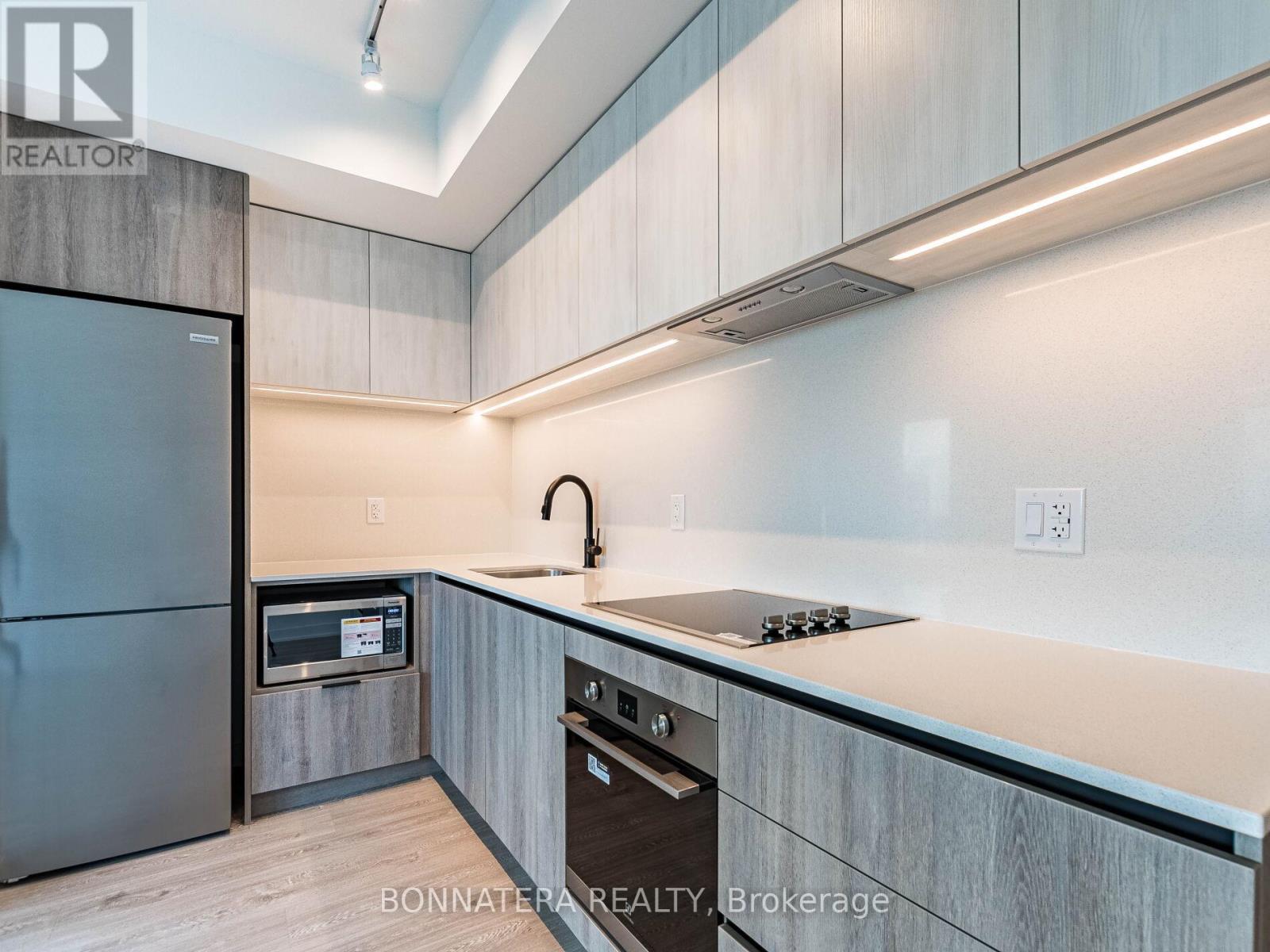 1002 - 2495 Eglinton Avenue W, Mississauga, Ontario  L5M 2T2 - Photo 22 - W12649454