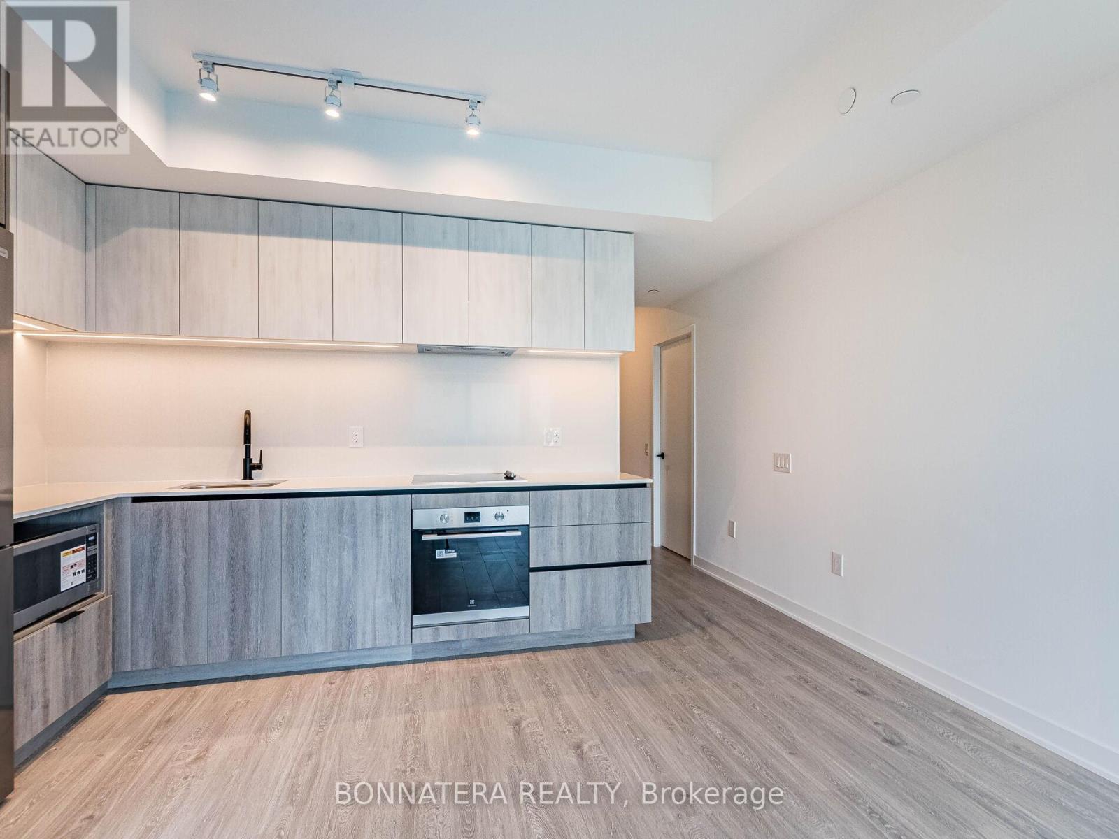 1002 - 2495 Eglinton Avenue W, Mississauga, Ontario  L5M 2T2 - Photo 24 - W12649454