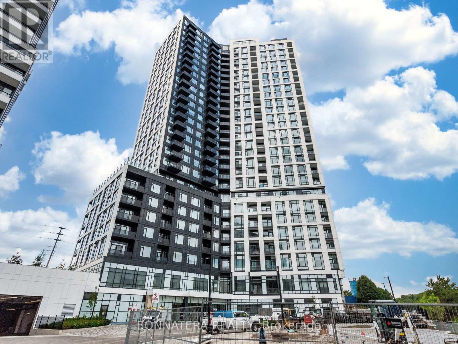 1002 - 2495 Eglinton Avenue W, Mississauga, Ontario  L5M 2T2 - Photo 3 - W12649454