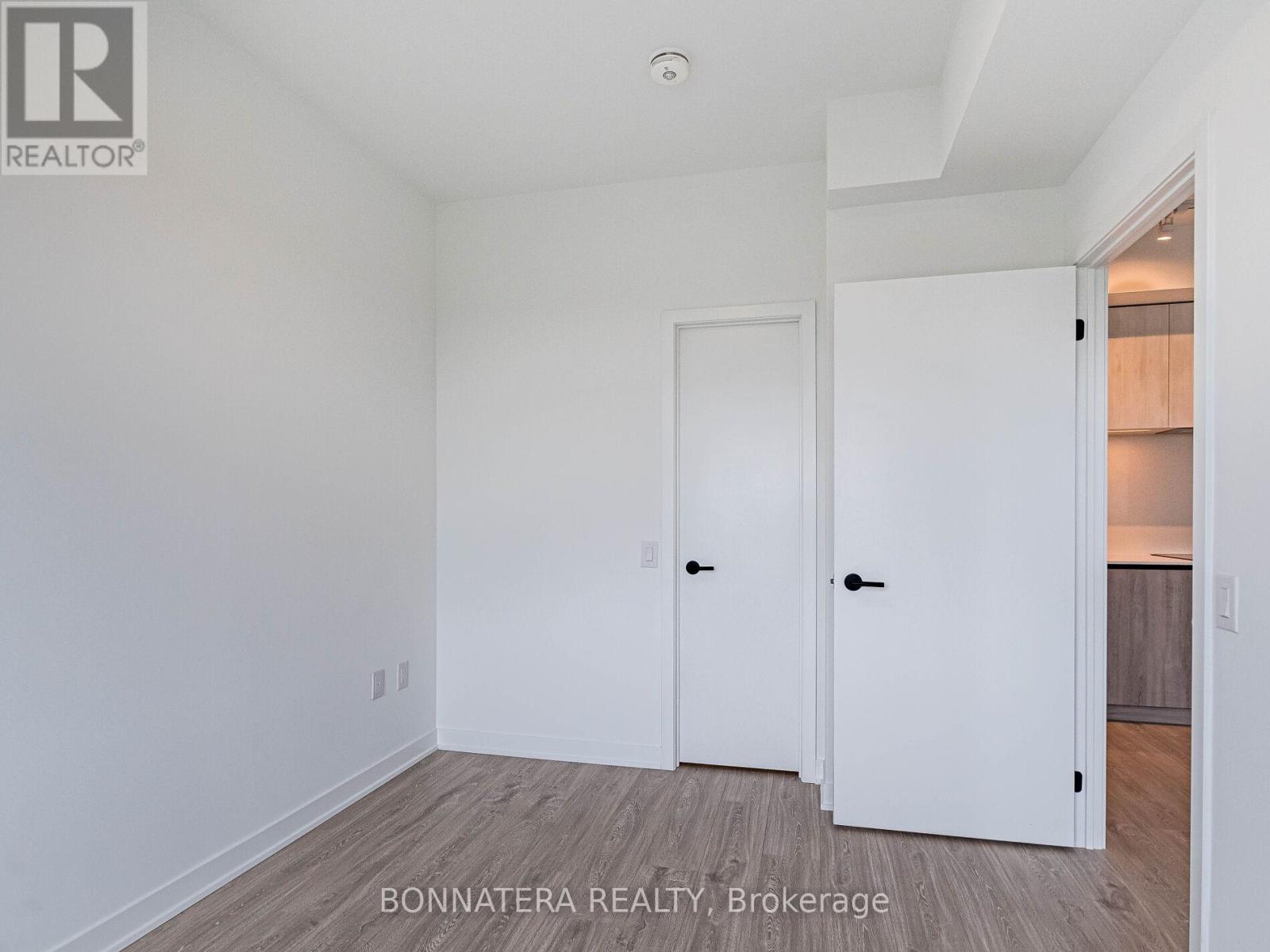 1002 - 2495 Eglinton Avenue W, Mississauga, Ontario  L5M 2T2 - Photo 33 - W12649454