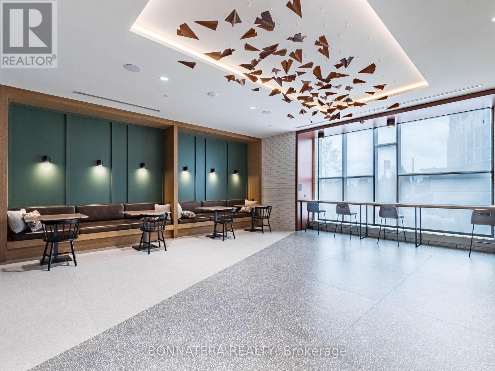 1002 - 2495 Eglinton Avenue W, Mississauga, Ontario  L5M 2T2 - Photo 8 - W12649454