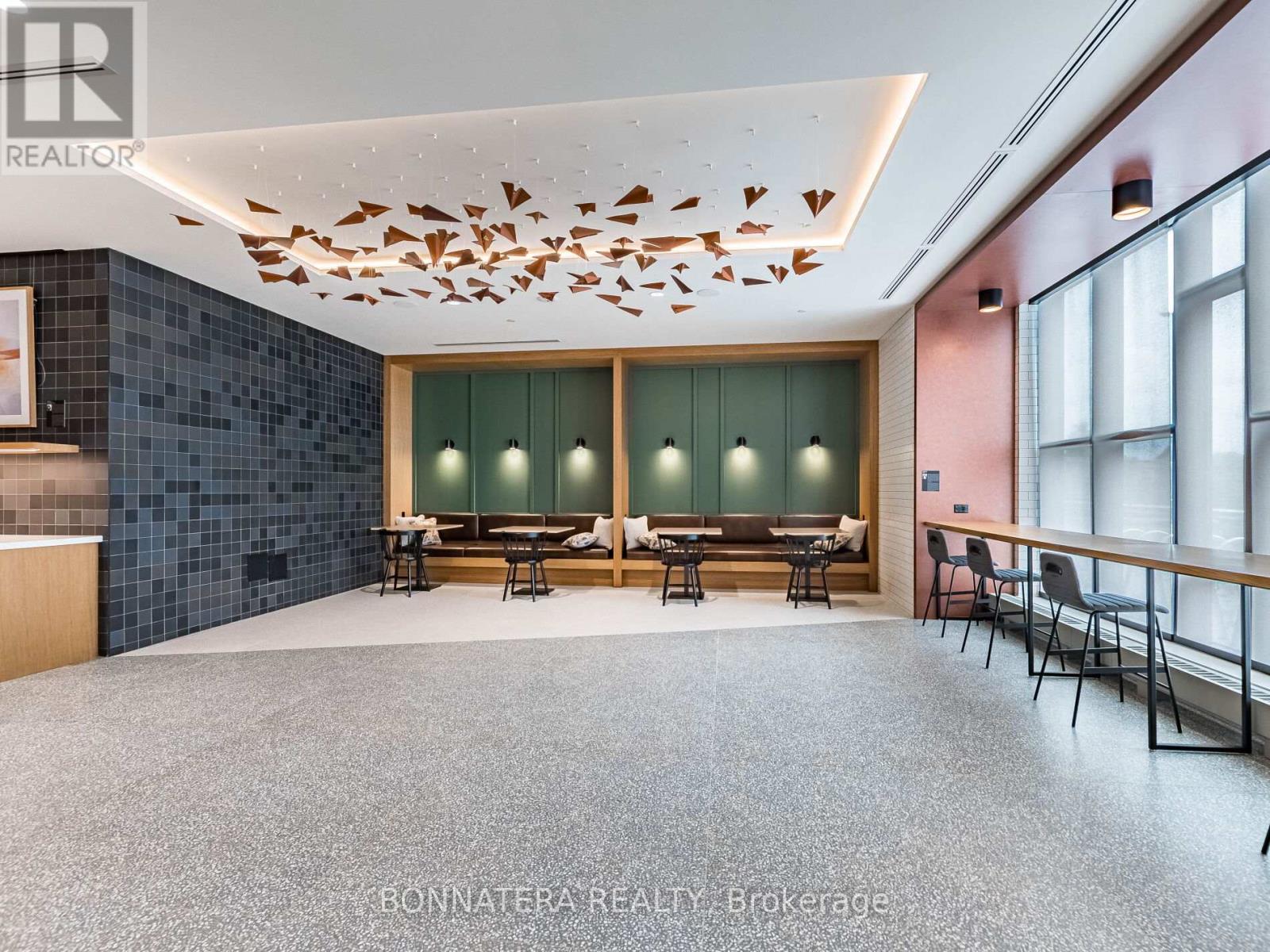 1002 - 2495 Eglinton Avenue W, Mississauga, Ontario  L5M 2T2 - Photo 9 - W12649454