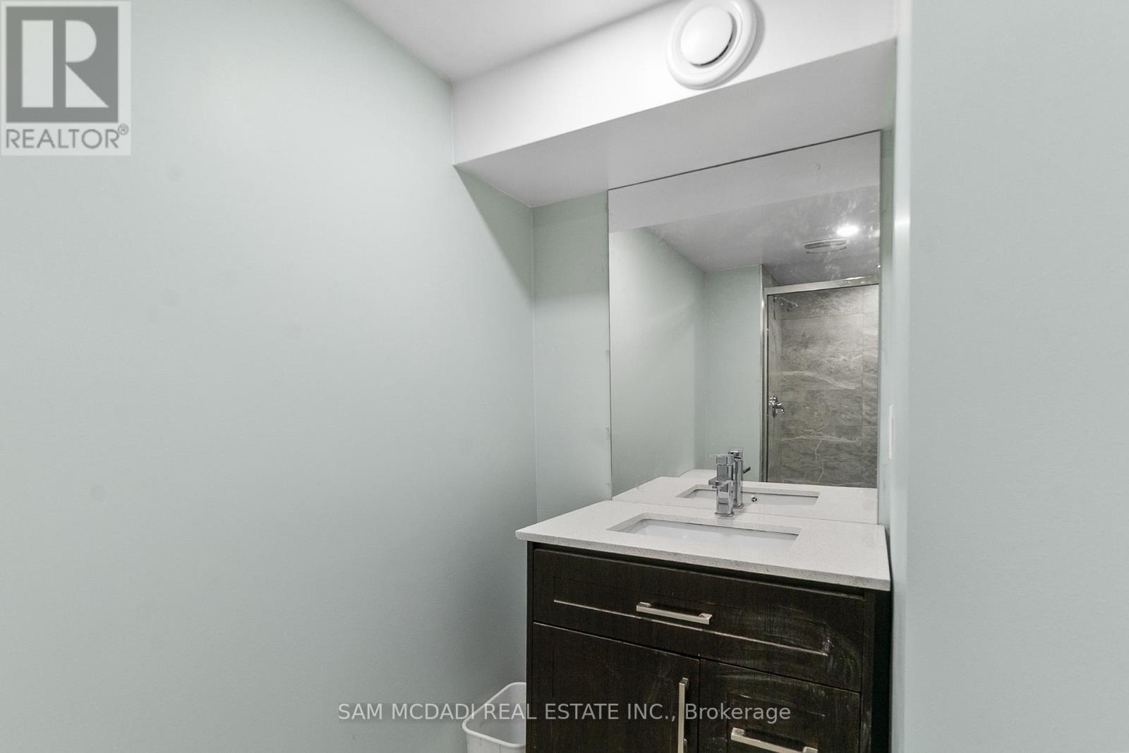 149 Sunforest Drive, Brampton, Ontario  L6Z 4B7 - Photo 17 - W12649468