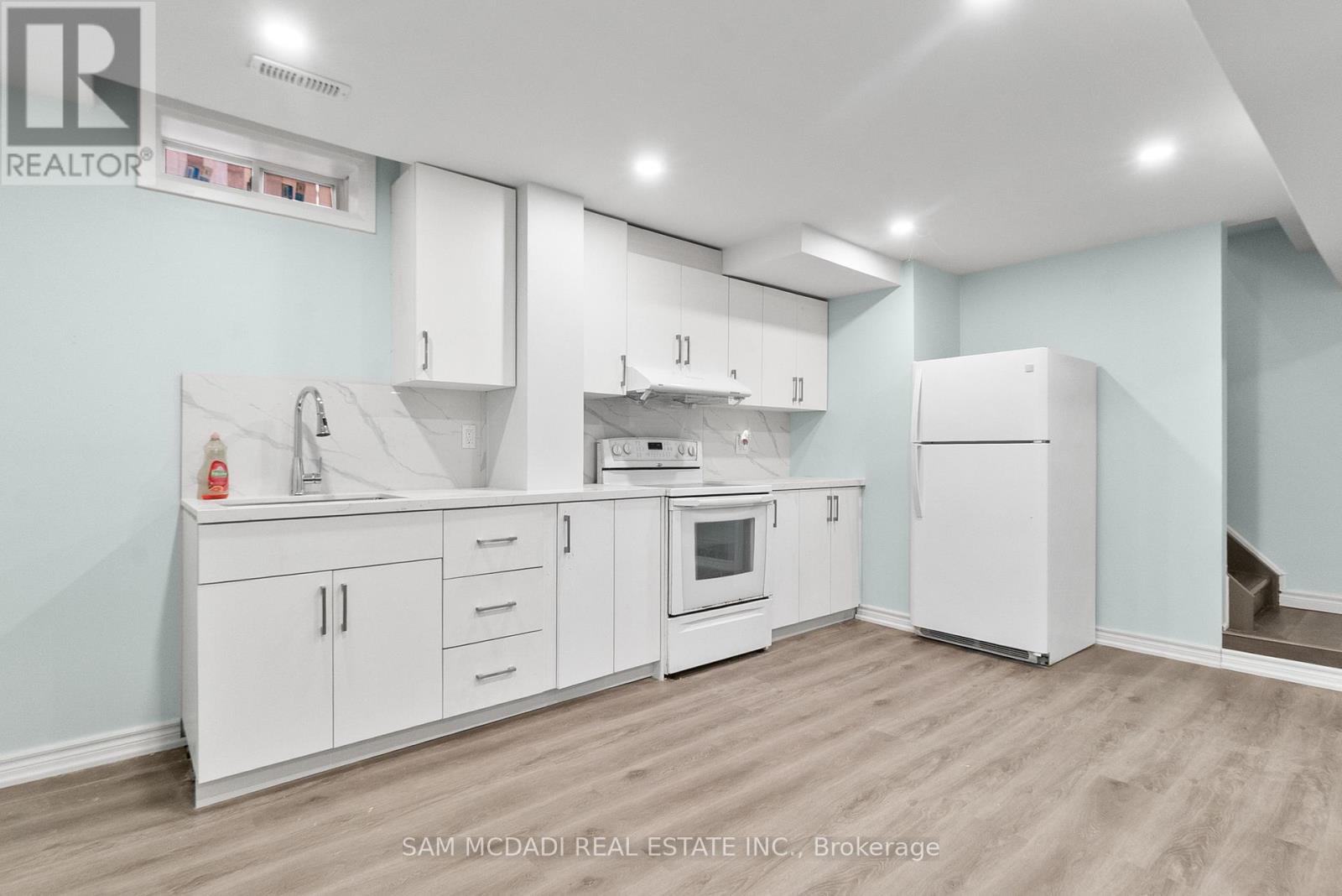 149 Sunforest Drive, Brampton, Ontario  L6Z 4B7 - Photo 7 - W12649468