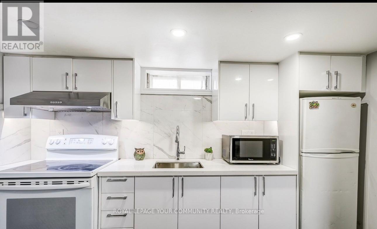 Bsmt - 31 Shalom Crescent, Toronto, Ontario  M9V 4J3 - Photo 3 - W12649356