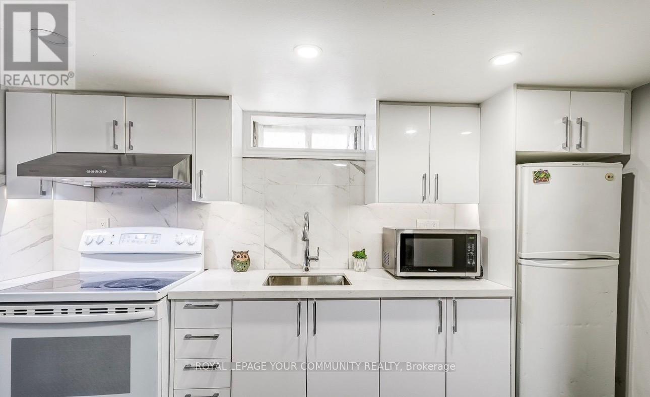 Bsmt - 31 Shalom Crescent, Toronto, Ontario  M9V 4J3 - Photo 6 - W12649356