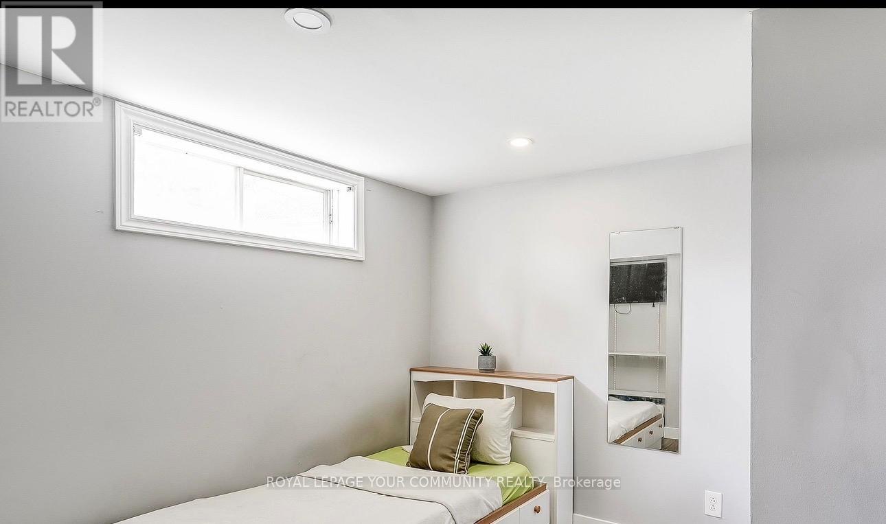 Bsmt - 31 Shalom Crescent, Toronto, Ontario  M9V 4J3 - Photo 8 - W12649356