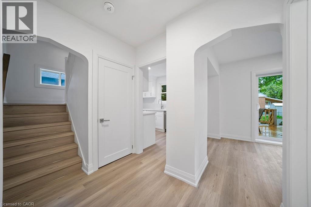 172 East 34th Street Unit# Unit 1, Hamilton, Ontario  L8V 3W6 - Photo 3 - 40773943