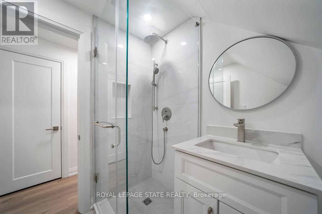 Unit 1 - 172 East 34th Street, Hamilton, Ontario  L8V 3W6 - Photo 18 - X12428979