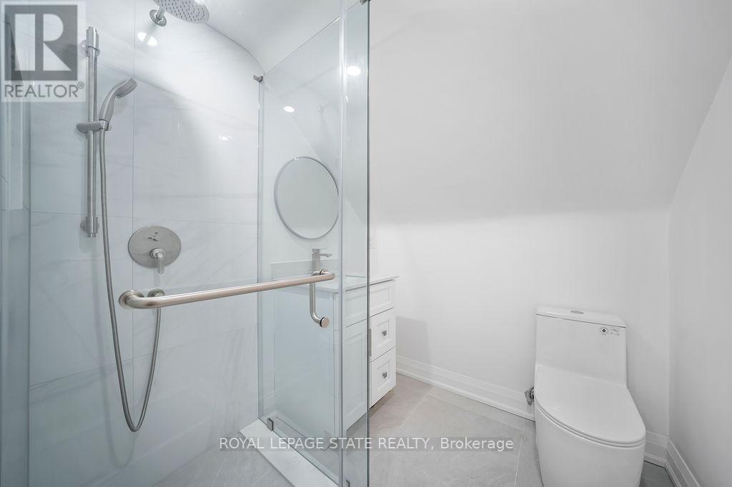 Unit 1 - 172 East 34th Street, Hamilton, Ontario  L8V 3W6 - Photo 17 - X12428979