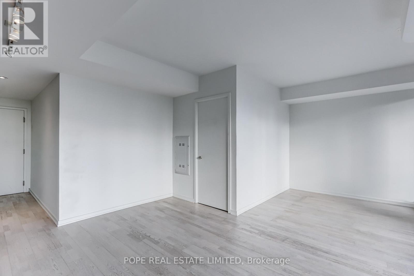 2204 - 60 Colborne Street, Toronto, Ontario  M5E 1E3 - Photo 11 - C12649542