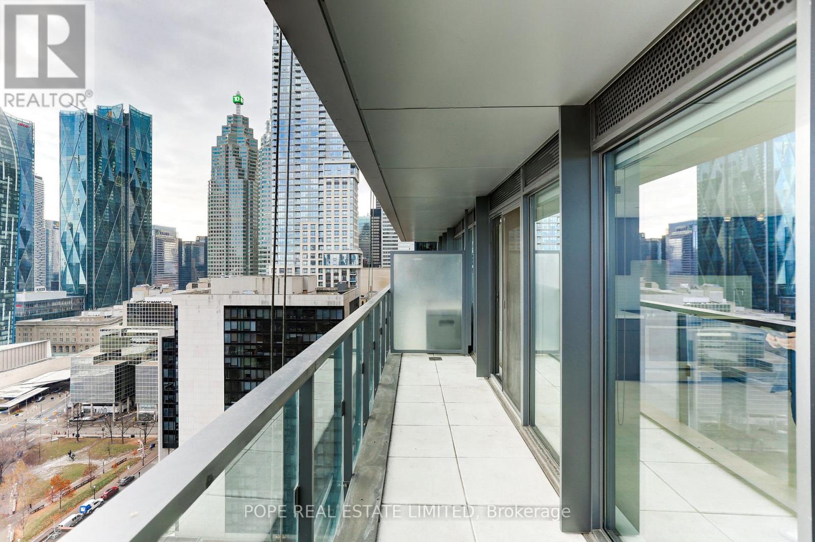 2204 - 60 Colborne Street, Toronto, Ontario  M5E 1E3 - Photo 21 - C12649542