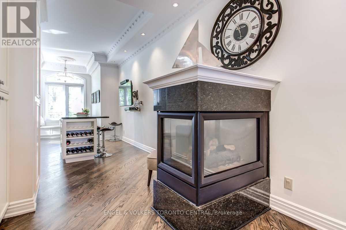 405 Bedford Park Avenue, Toronto, Ontario  M5M 1J9 - Photo 6 - C12649544