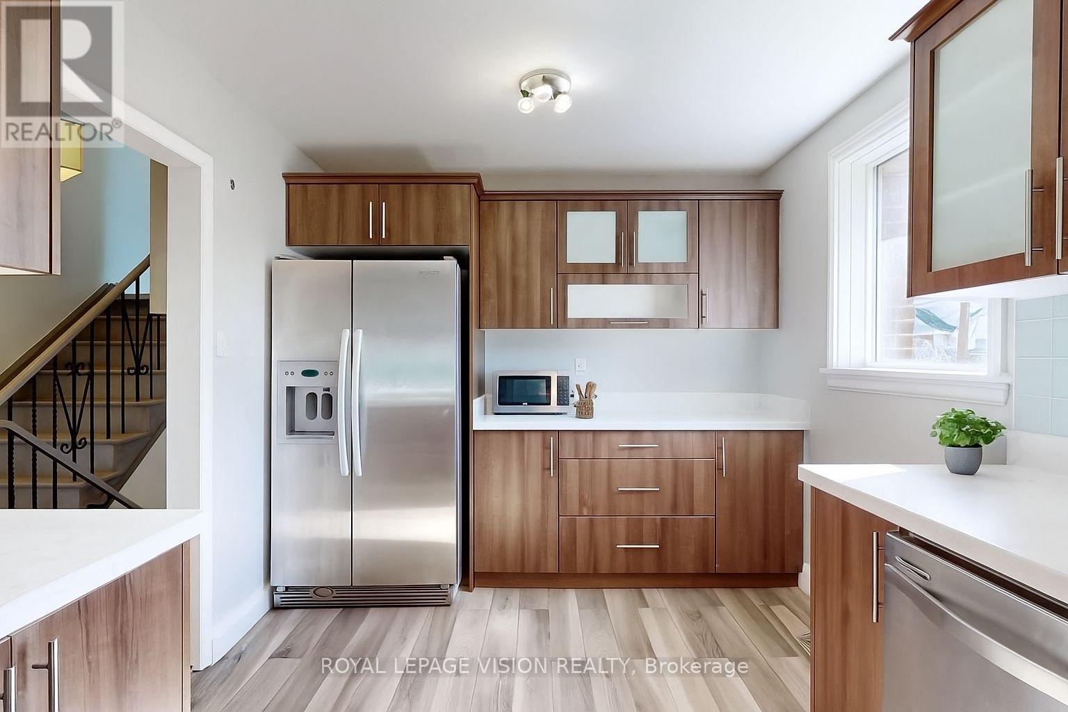 27 Westcroft Drive, Toronto, Ontario  M1E 3A2 - Photo 6 - E12649500