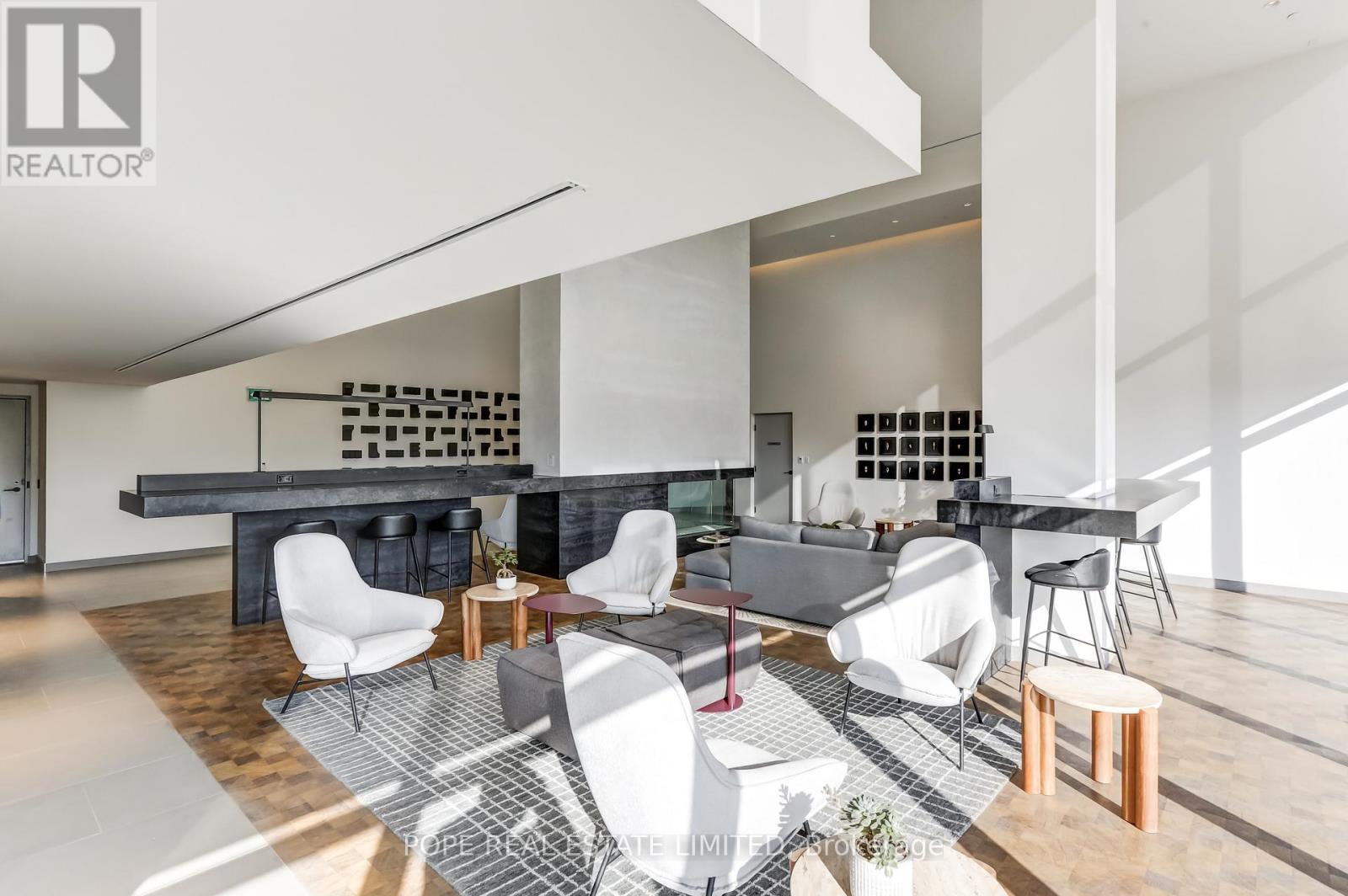 1601 - 1050 Eastern Avenue, Toronto, Ontario  M4L 0B7 - Photo 2 - E12649506