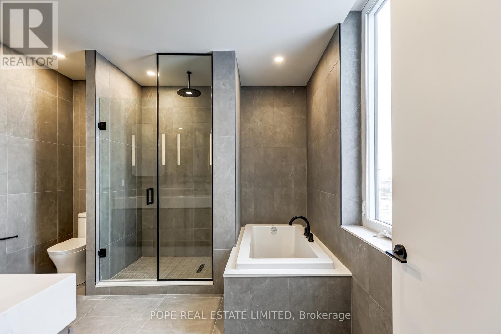 1601 - 1050 Eastern Avenue, Toronto, Ontario  M4L 0B7 - Photo 27 - E12649506