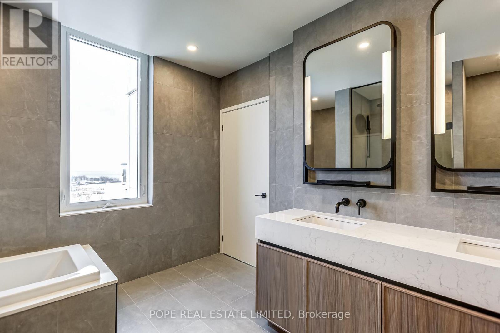 1601 - 1050 Eastern Avenue, Toronto, Ontario  M4L 0B7 - Photo 29 - E12649506