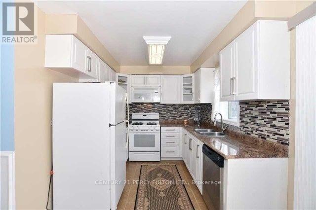 24 Charlton Crescent, Ajax, Ontario  L1S 4B8 - Photo 7 - E12649534