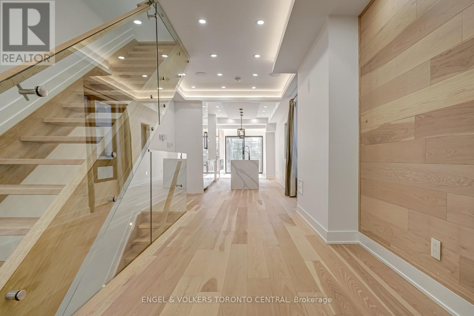 230 Willow Avenue, Toronto, Ontario  M4E 3K7 - Photo 10 - E12649546