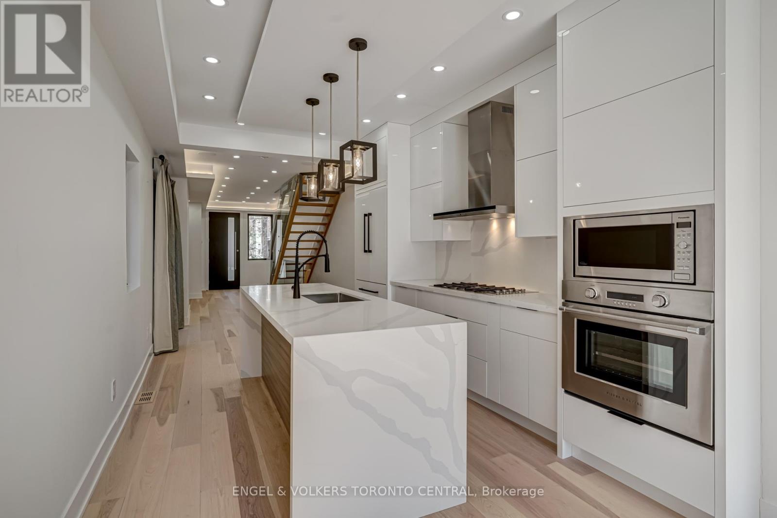 230 Willow Avenue, Toronto, Ontario  M4E 3K7 - Photo 17 - E12649546