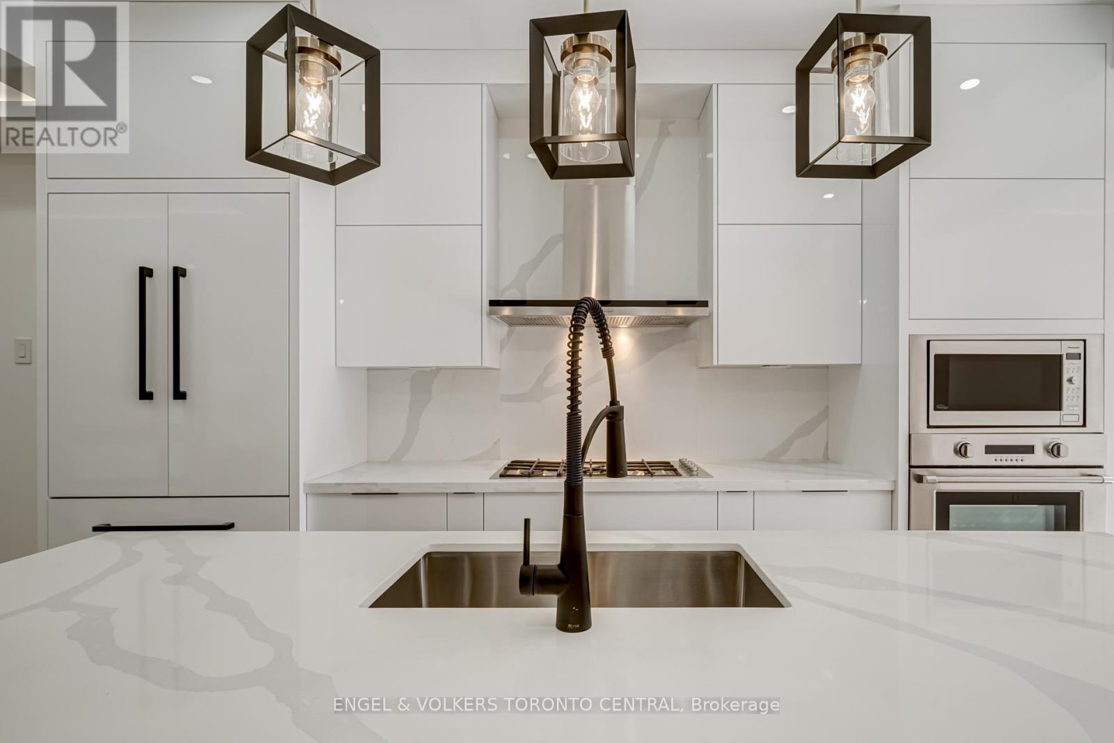 230 Willow Avenue, Toronto, Ontario  M4E 3K7 - Photo 19 - E12649546